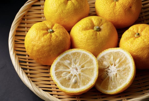 O que é yuzu? Curiosidades sobre a fruta queridinha dos chefs