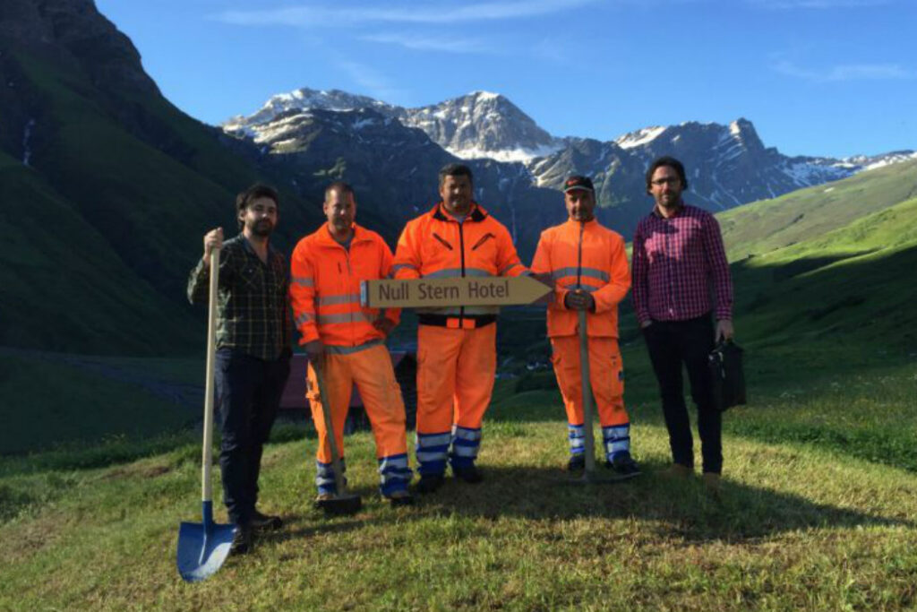 Conheça o incrível hotel sem paredes dos Alpes Suíços